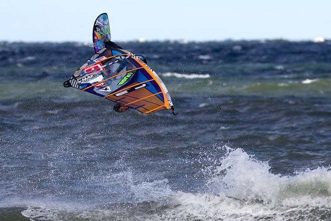 Arch back loop from Traversa - 2012 PWA Cold Hawaii World Cup ©  John Carter / PWA http://www.pwaworldtour.com